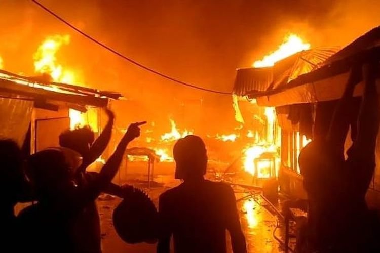 Diduga Lupa Matikan Kompor, 3 Rumah di Cakung Timur Ludes Terbakar