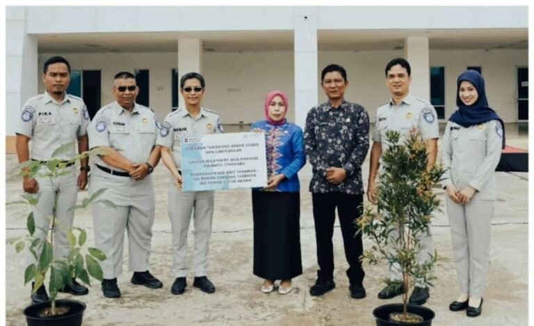 Dorong Keberlanjutan Lingkungan, Jasa Raharja Hijaukan Area Publik di Kendari